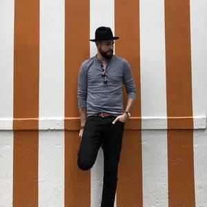 Meet your Posher, Derek